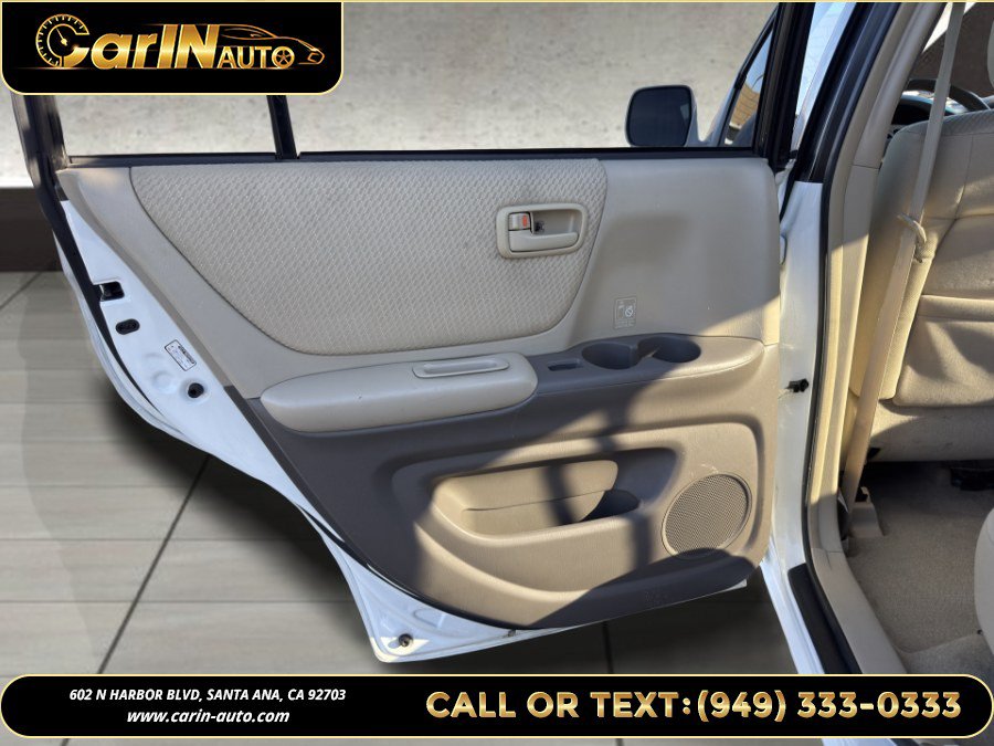 Used 2005 Toyota Highlander 2WD V6 w/ Appearance Pkg image 22