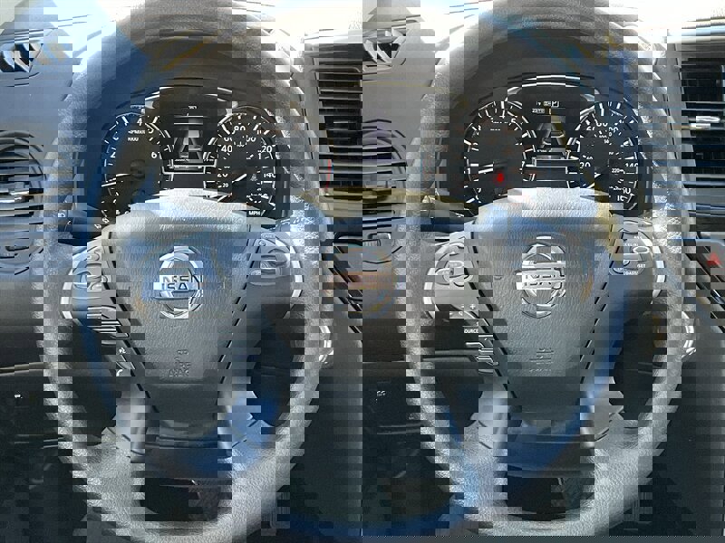 Used 2018 Nissan Pathfinder S image 19