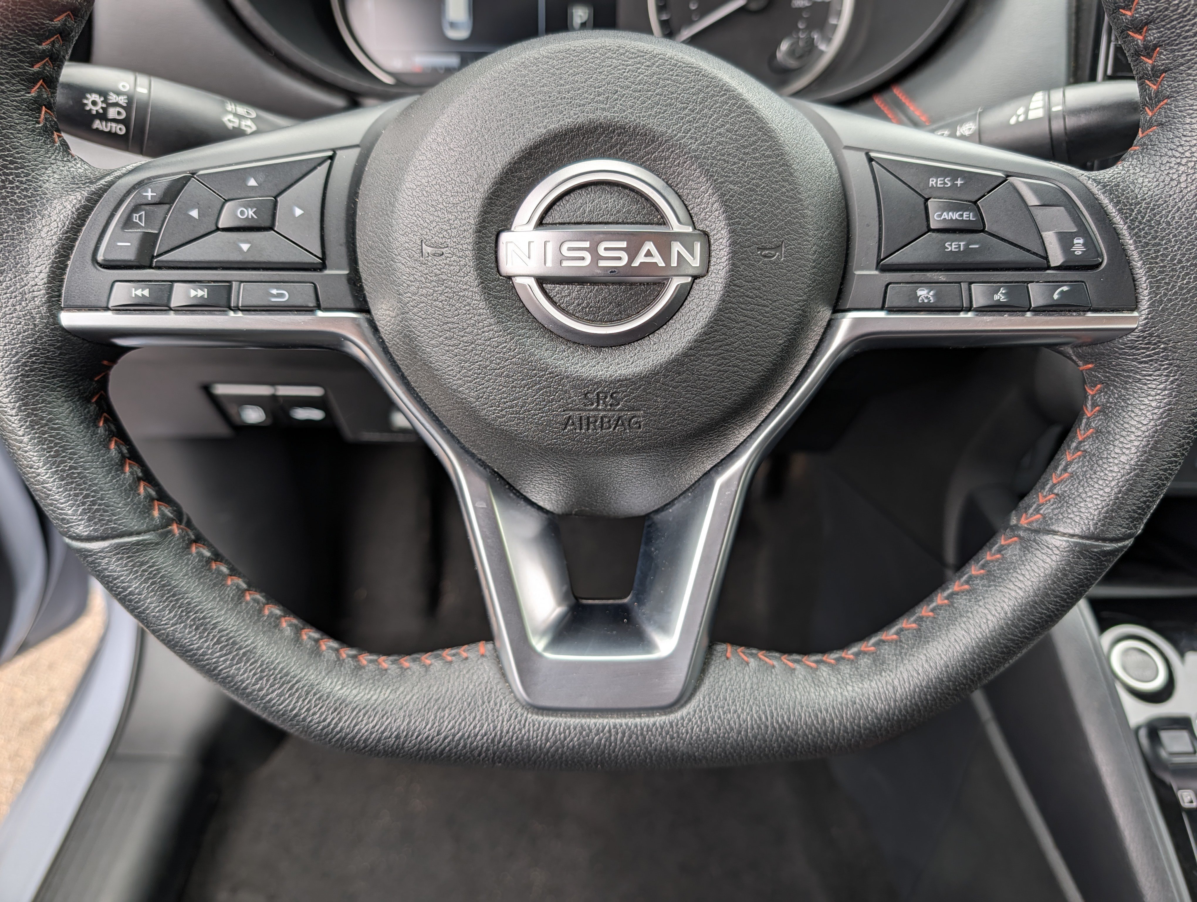 Used 2024 Nissan Versa SR FWD image 25