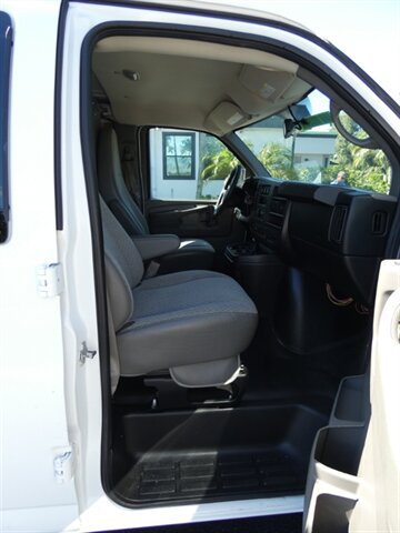 Used 2015 Chevrolet Express 2500 RWD image 38