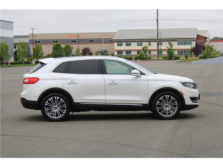 Used 2016 Lincoln MKX Reserve w/ Technology Package AWD/4WD image 4