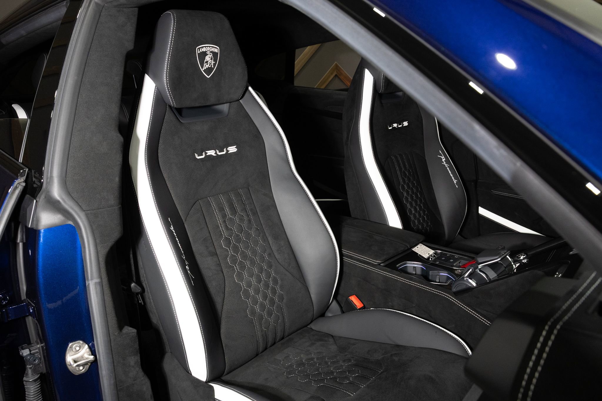 Used 2024 Lamborghini Urus Performante image 39