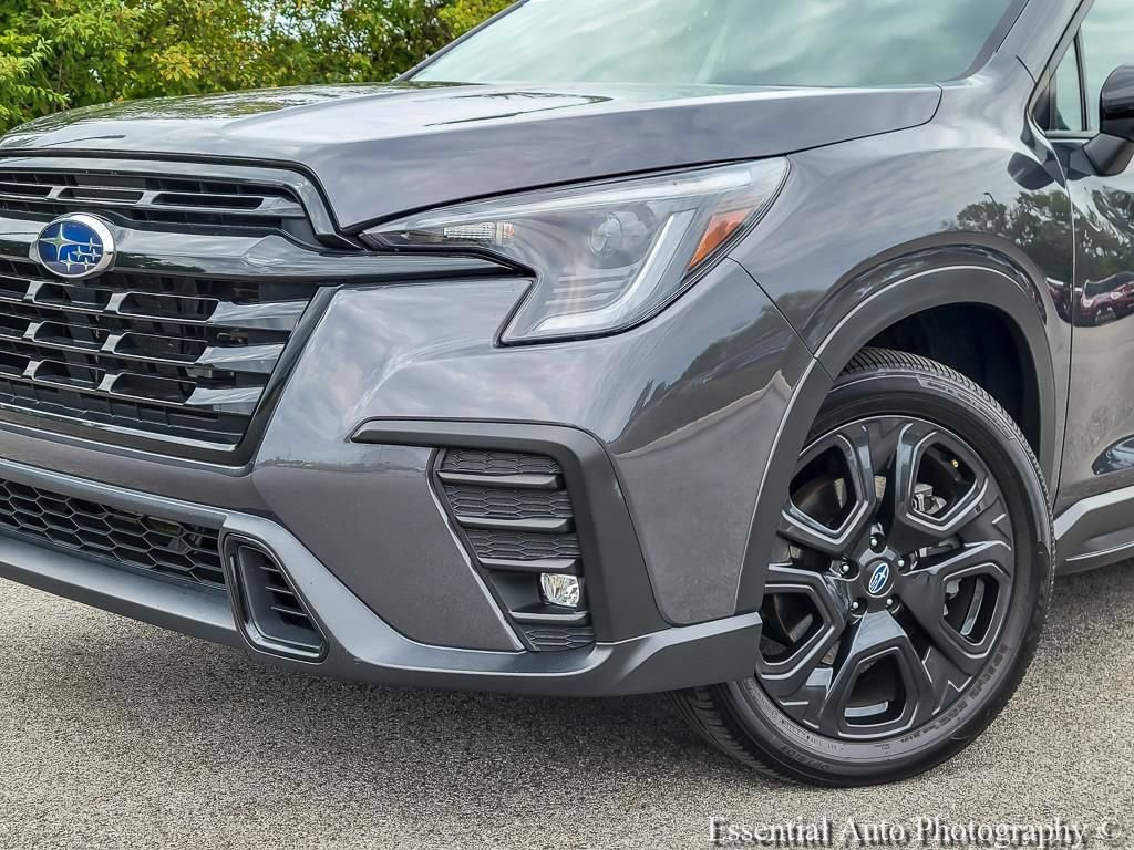 Used 2023 Subaru Ascent Onyx Edition AWD/4WD image 3