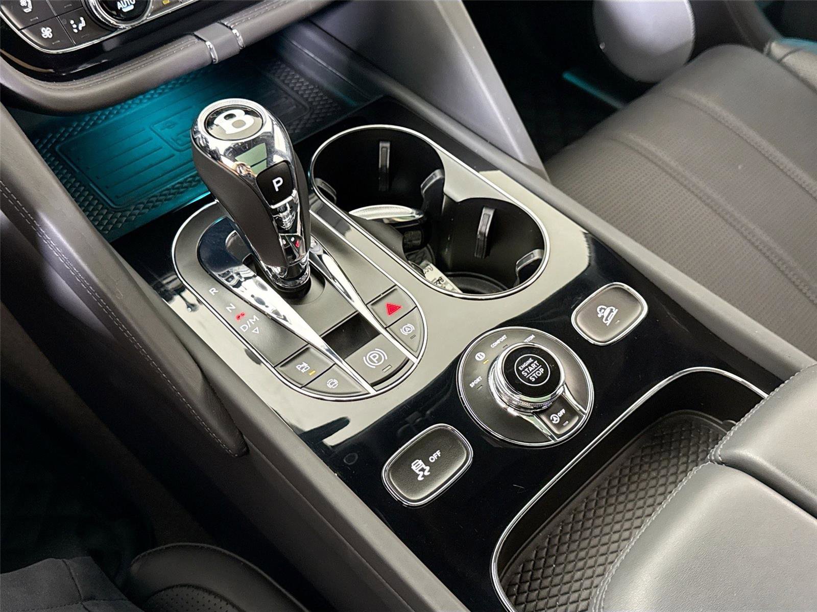 Used 2024 Bentley Bentayga AWD/4WD image 22