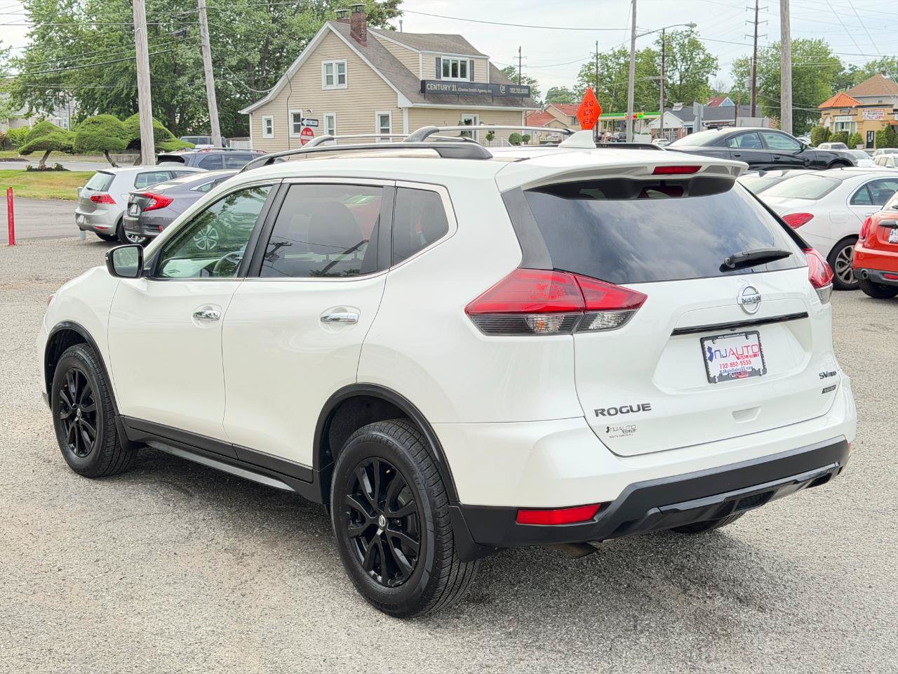 Used 2018 Nissan Rogue SV AWD/4WD image 6