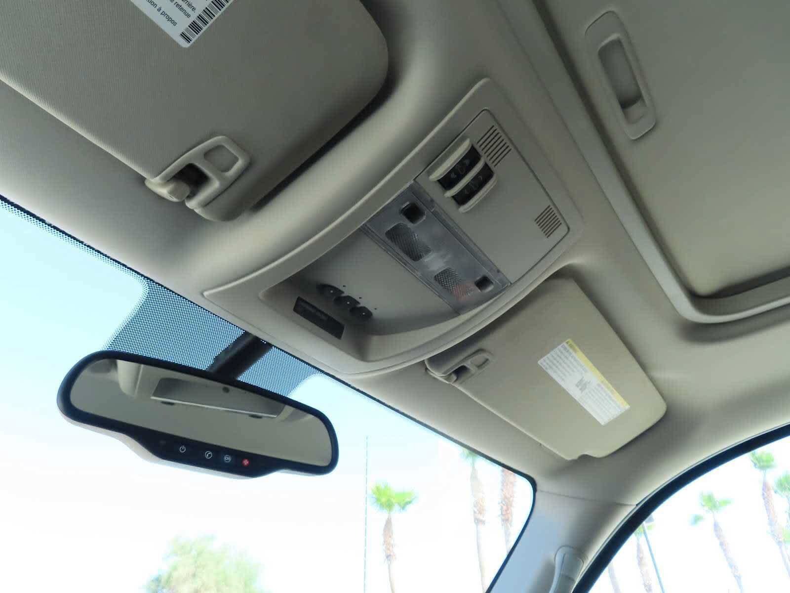Used 2012 Chevrolet Avalanche LTZ AWD/4WD image 28