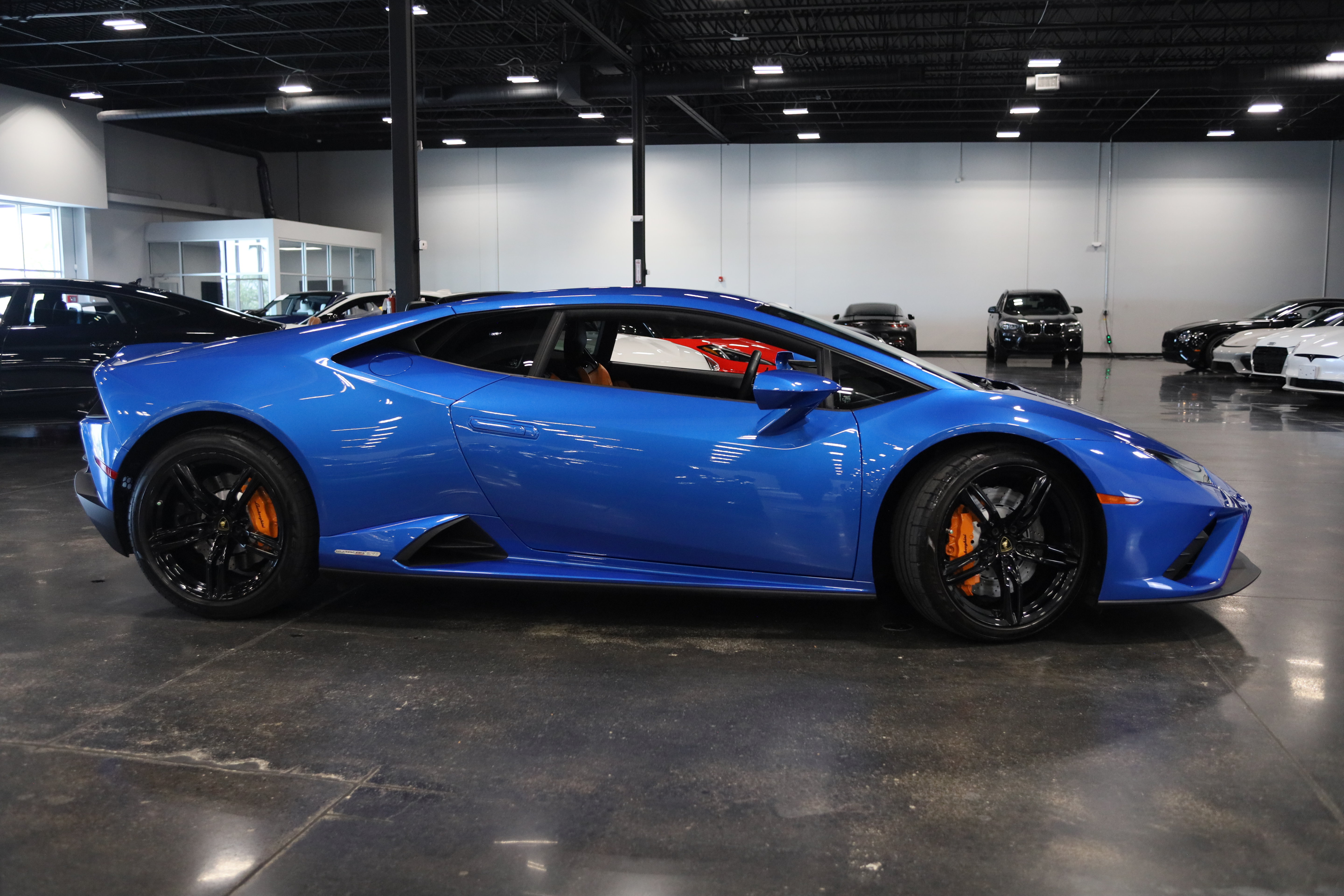 Used 2020 Lamborghini Huracan EVO RWD image 7