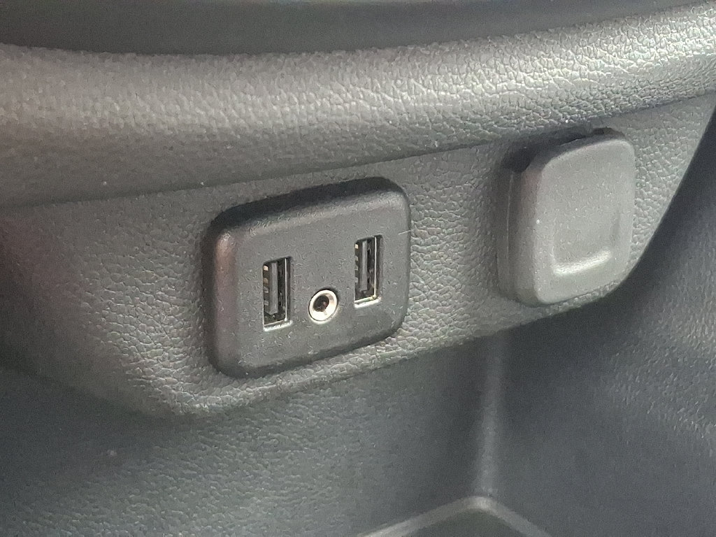 Certified 2021 Chevrolet Traverse LT FWD image 26