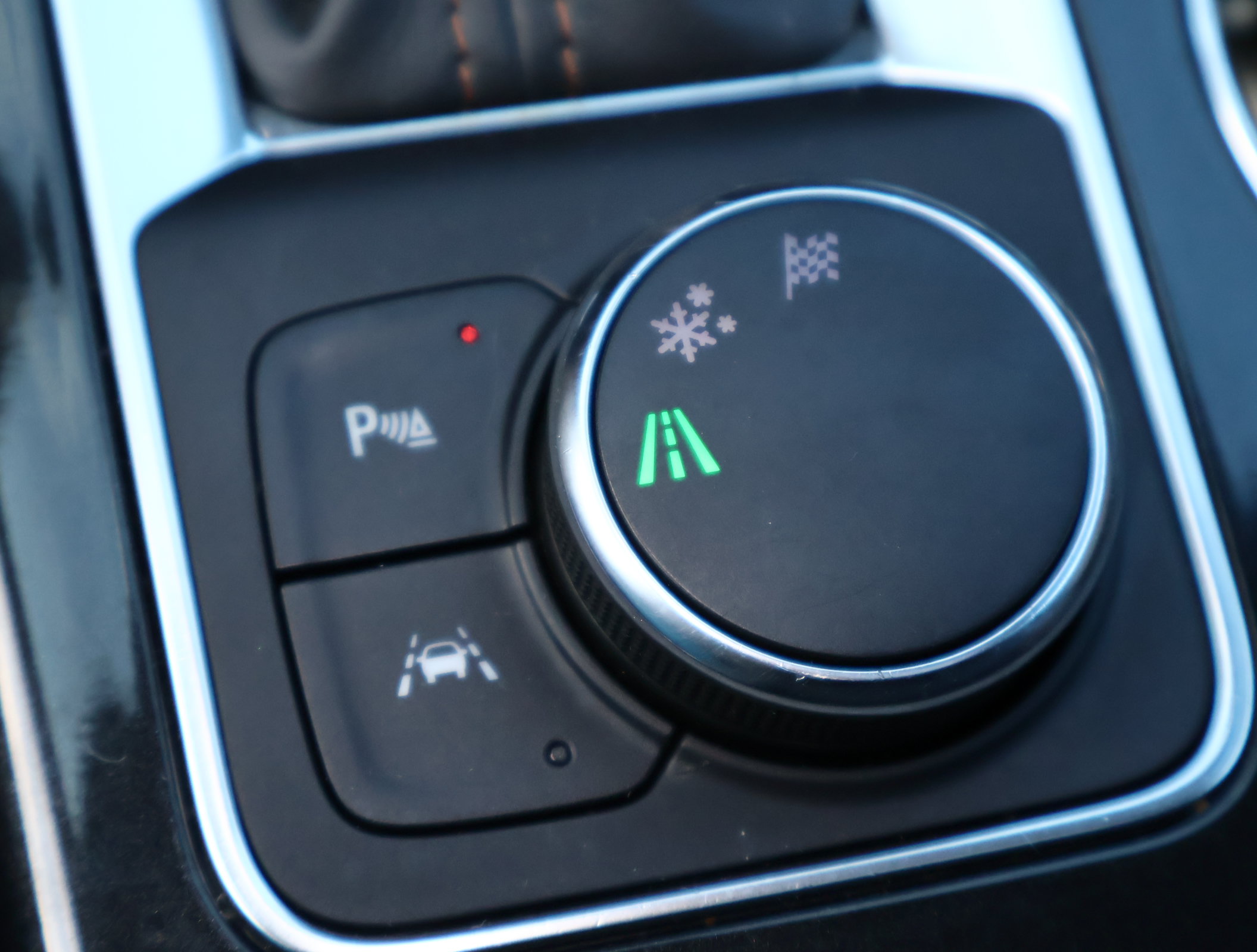 Used 2020 Chevrolet Blazer Premier w/ Driver Confidence II Package FWD image 22