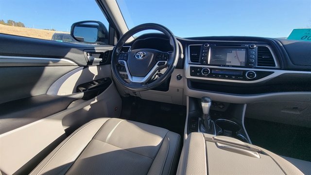 Used 2019 Toyota Highlander Limited AWD image 14
