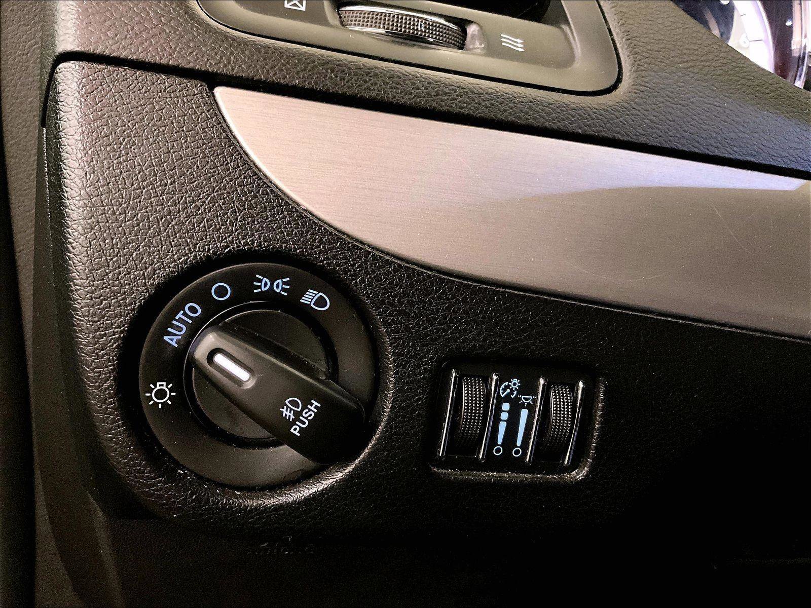 Used 2016 Dodge Grand Caravan R/T FWD image 31