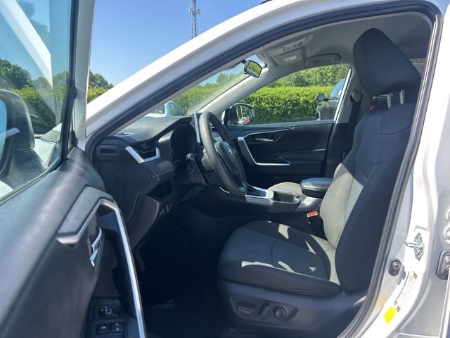 Used 2024 Toyota RAV4 XLE FWD image 17