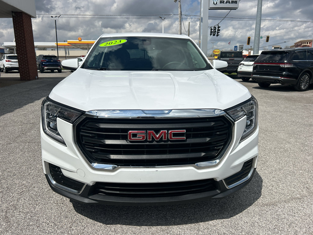 Used 2023 GMC Terrain SLE FWD image 32