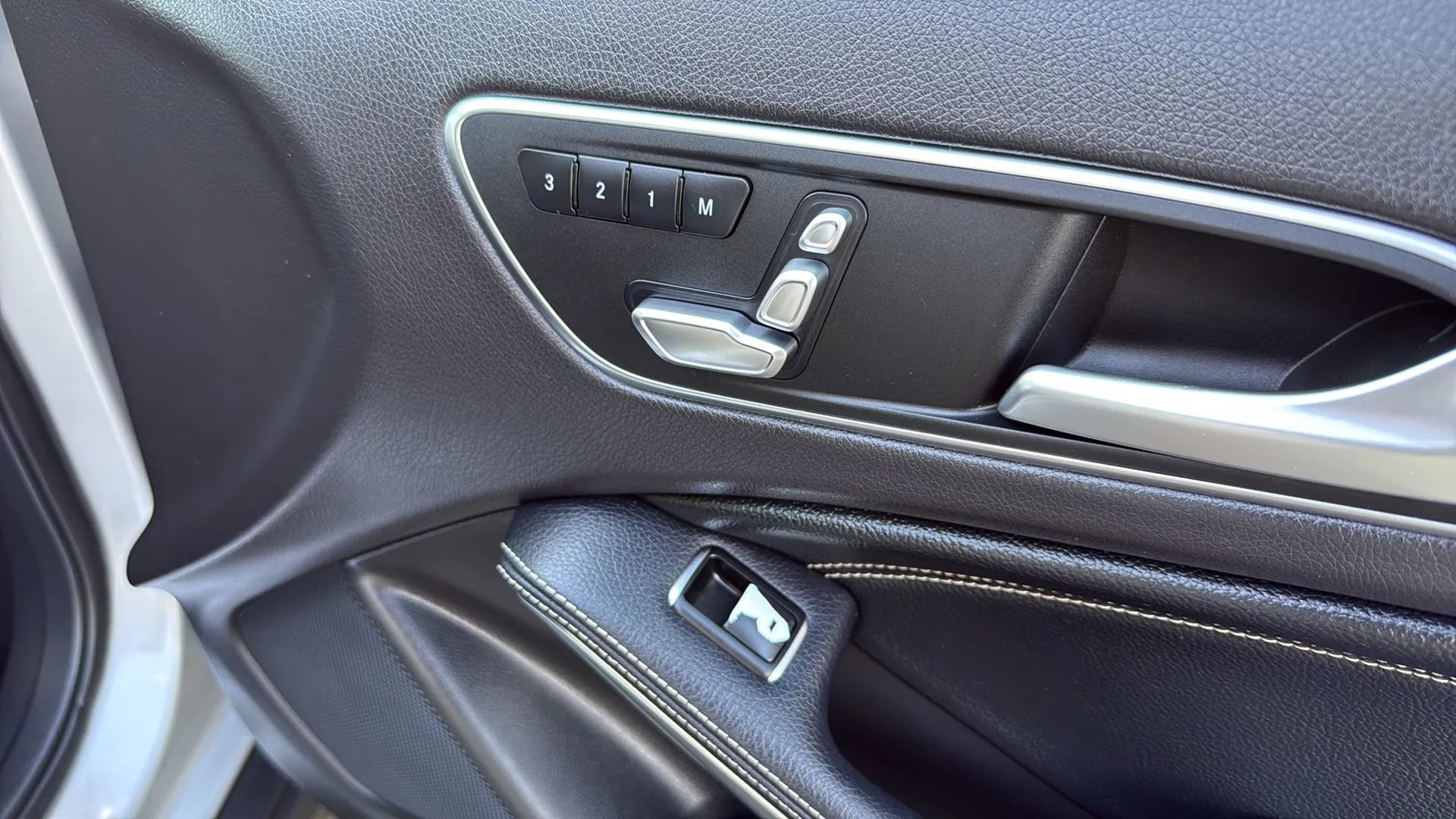 Used 2018 Mercedes-Benz GLA 250 4MATIC image 20