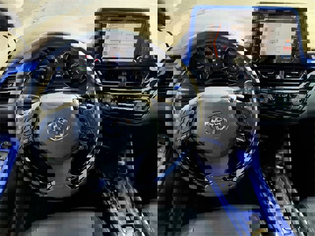 Used 2019 Toyota C-HR Limited image 12