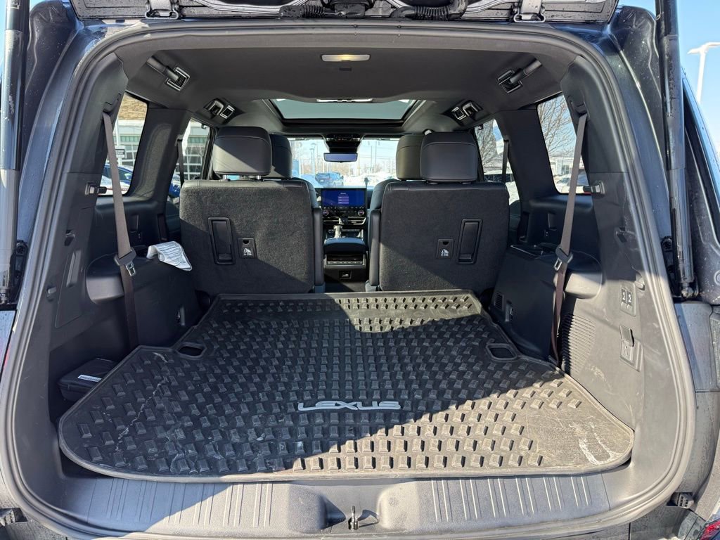 Certified 2024 Lexus GX 550 w/ Accessory Package (2T) image 18