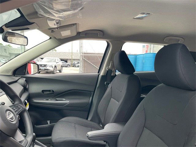 New 2025 Nissan Kicks Play S image 11