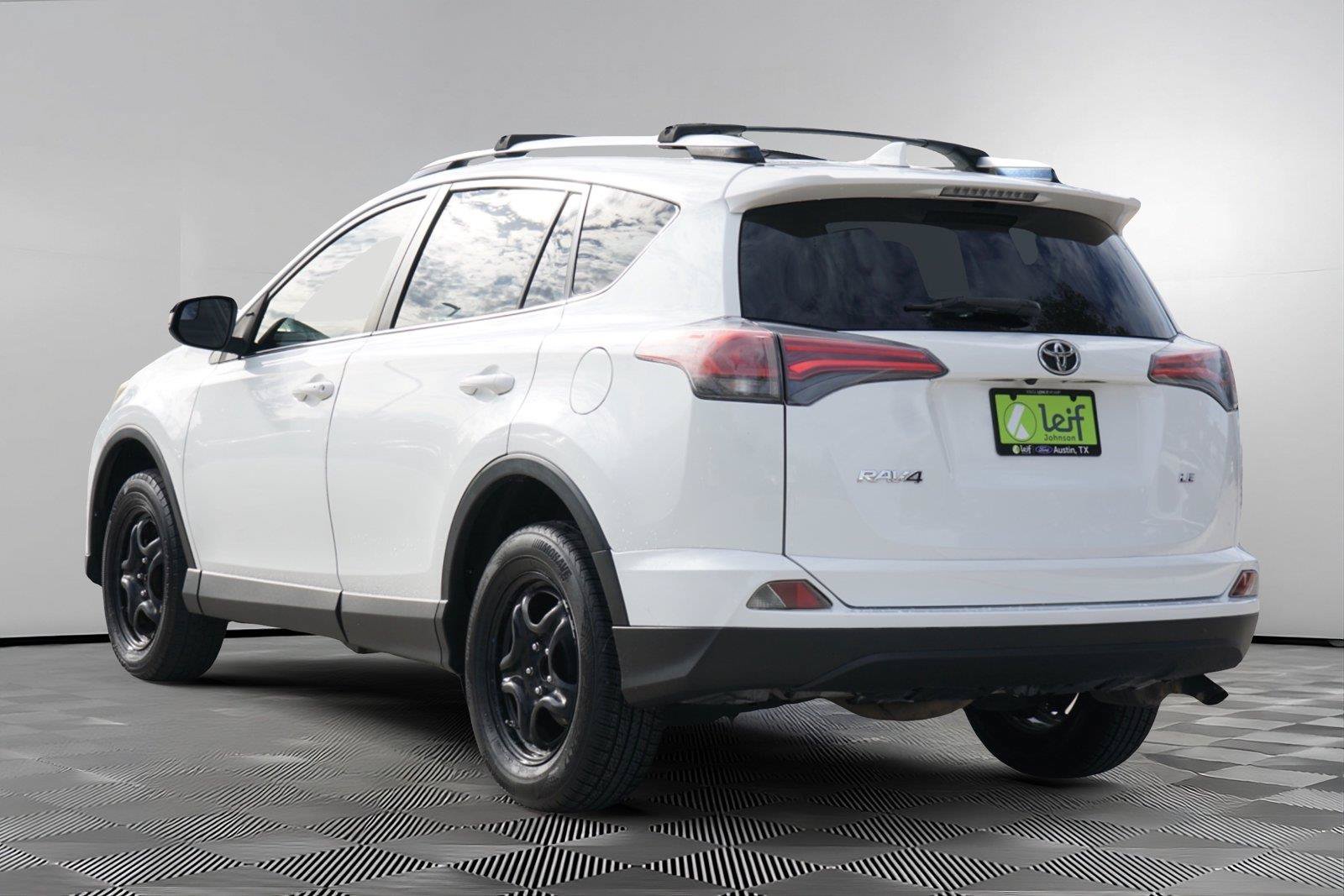 Used 2016 Toyota RAV4 LE FWD image 5