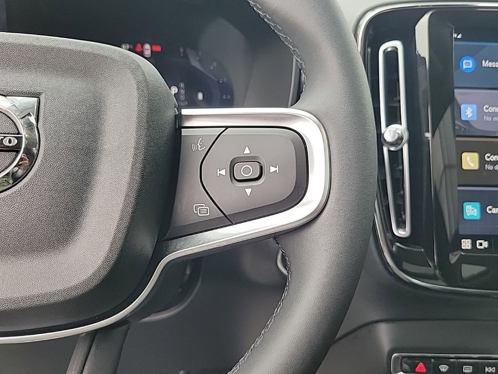 Used 2023 Volvo XC40 B4 Plus w/ Driver Assist Package image 20
