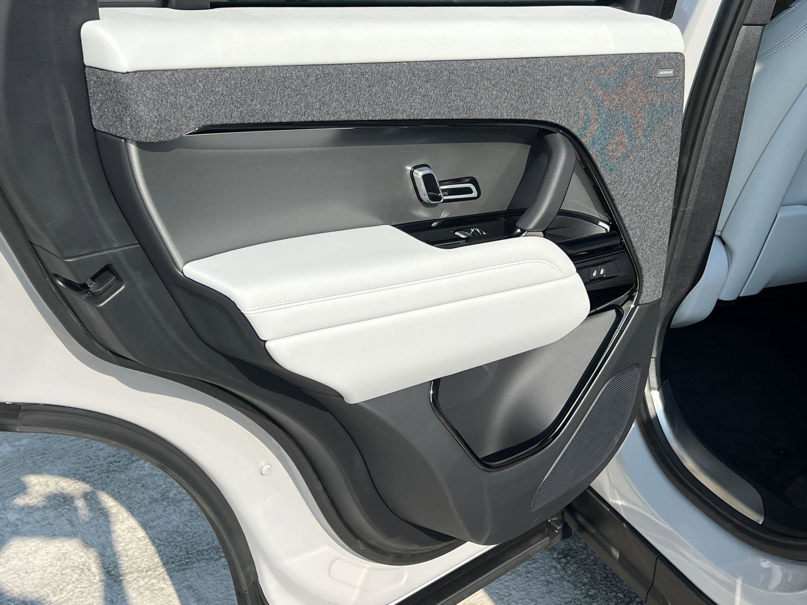 Used 2024 Land Rover Range Rover Sport SE image 22