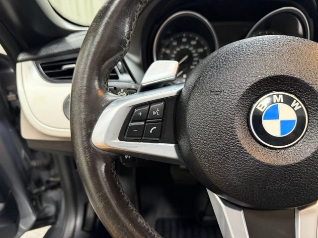 Used 2011 BMW Z4 sDrive30i RWD image 18