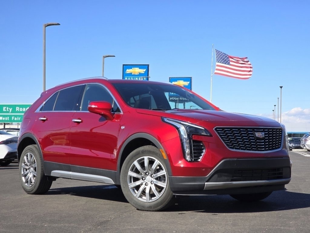 Used 2023 Cadillac XT4 Premium Luxury image 2