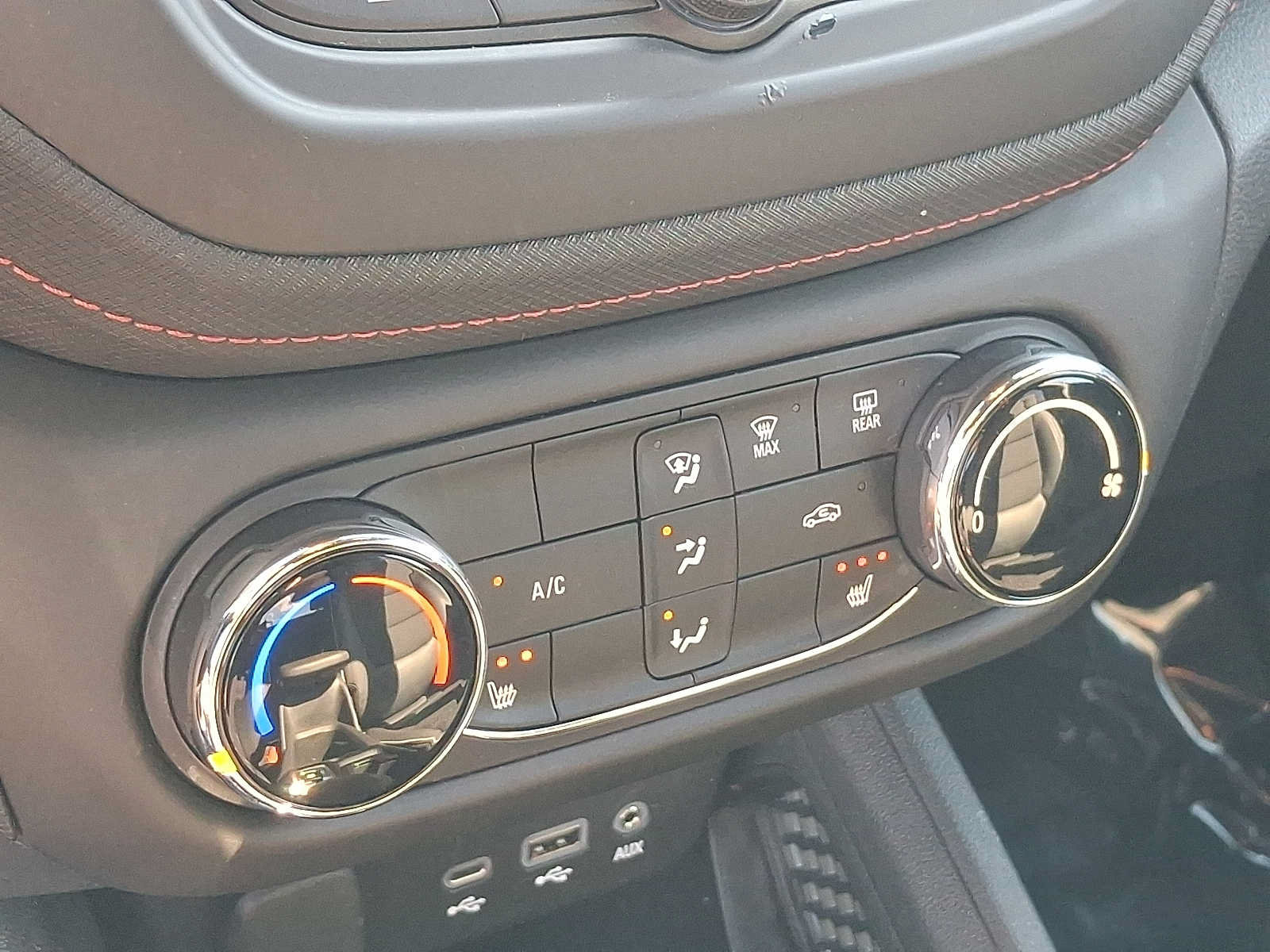 Used 2023 Chevrolet TrailBlazer RS FWD image 16