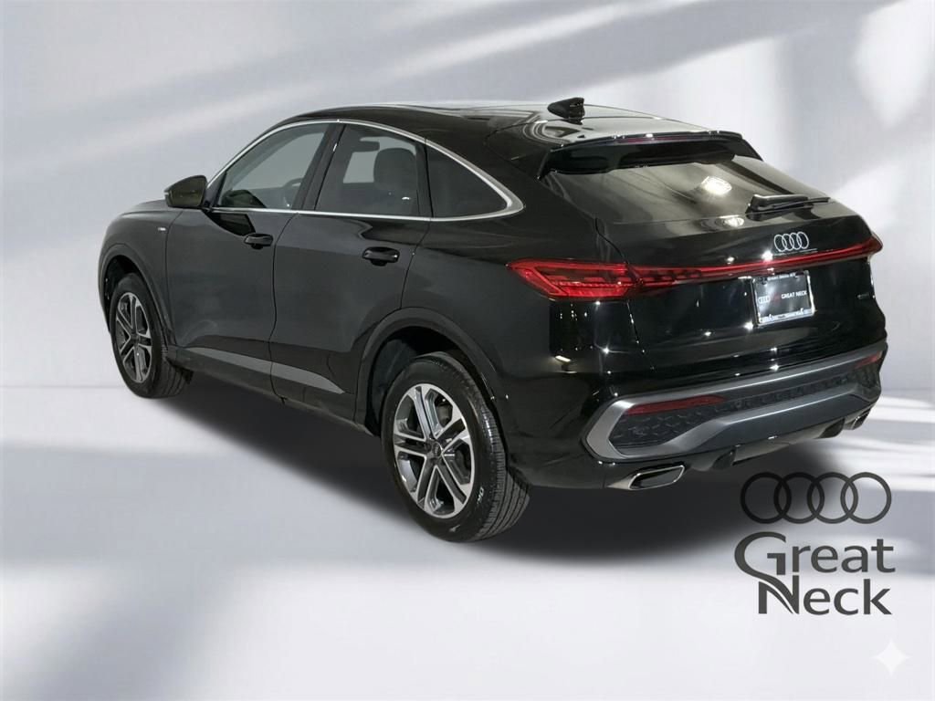 Certified 2025 Audi Q5 Premium w/ Convenience Package image 8