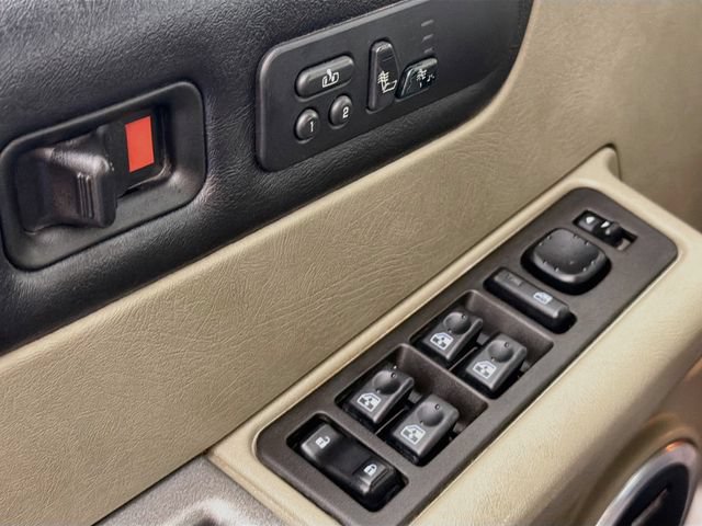 Used 2003 HUMMER H2 w/ Preferred Equipment Group AWD/4WD image 17