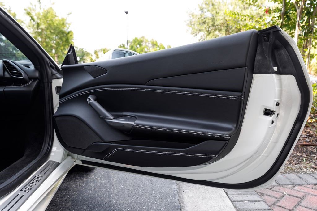 Used 2019 Ferrari 488 Spider RWD image 14