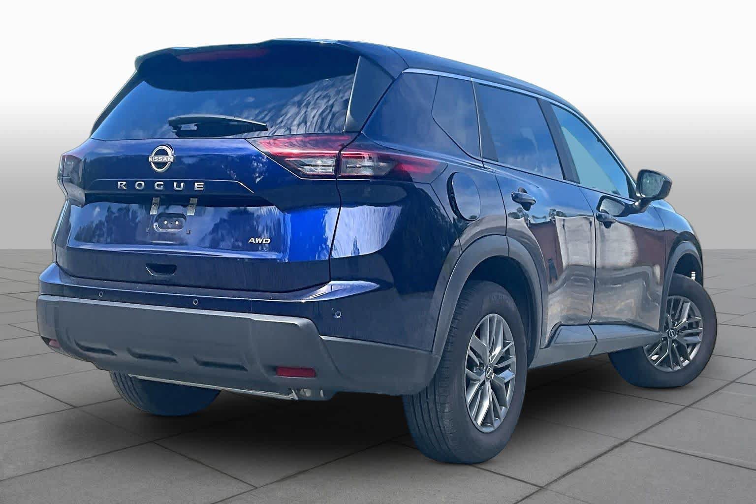 Used 2026 Nissan Rogue SV AWD/4WD image 13