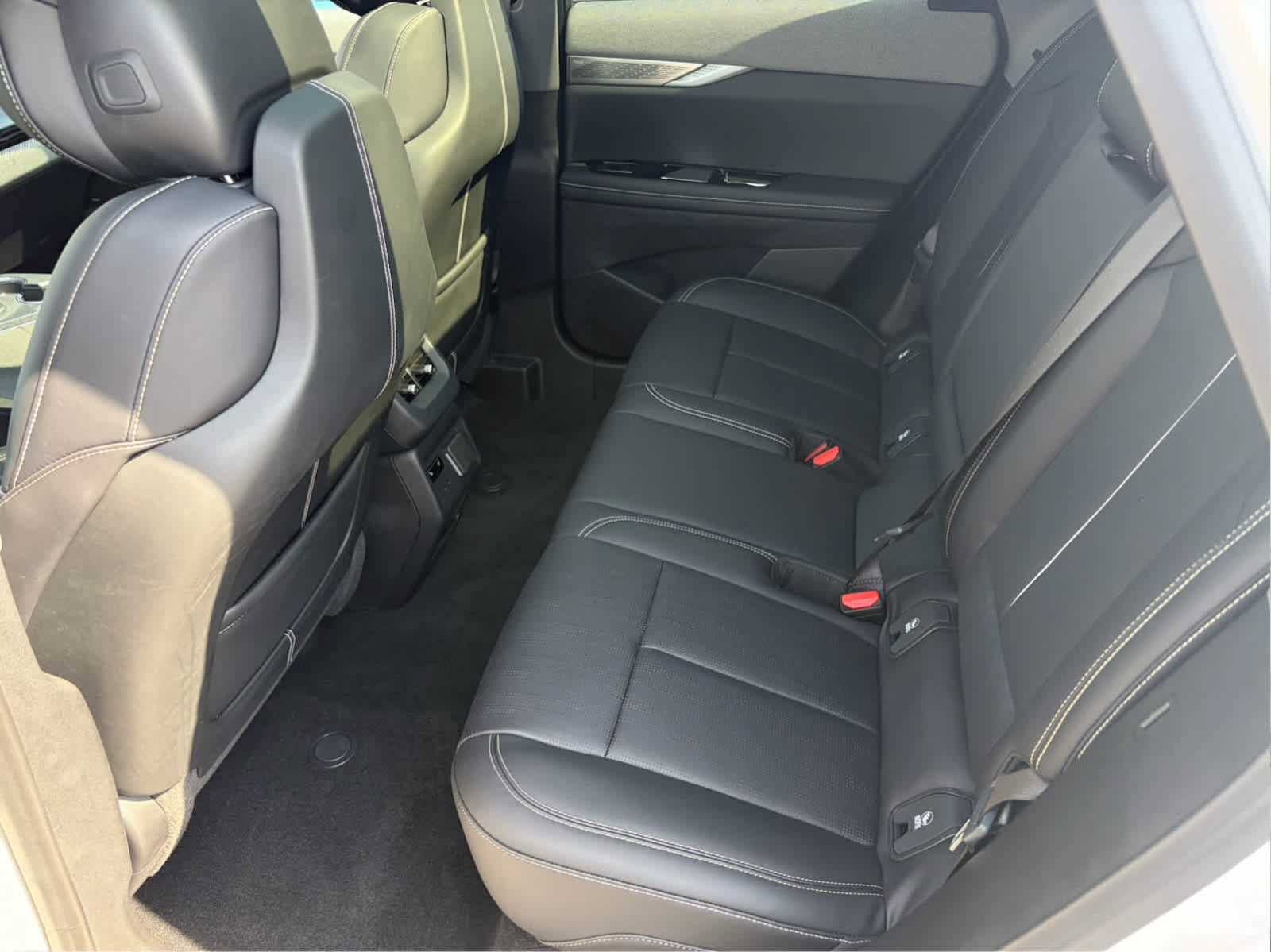 Certified 2025 Cadillac Optiq Luxury 2 AWD/4WD image 21