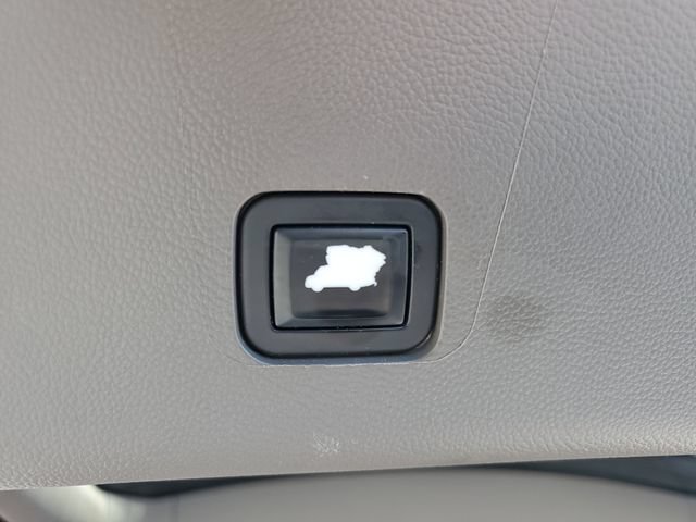 Certified 2020 Chevrolet Traverse Premier w/ LPO, Cargo Package FWD image 9