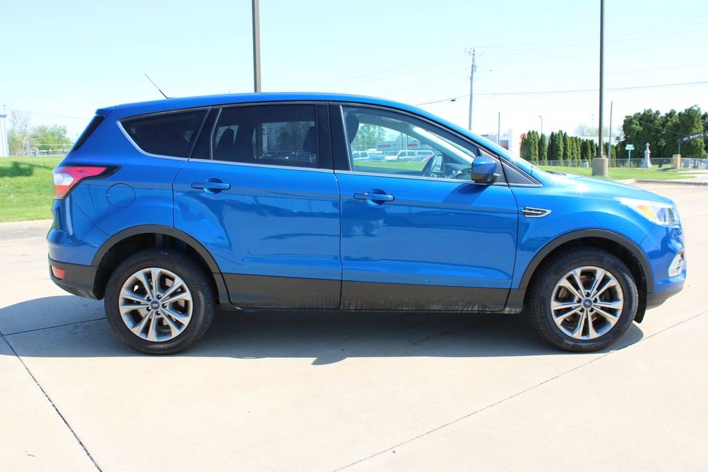 Used 2017 Ford Escape SE image 4
