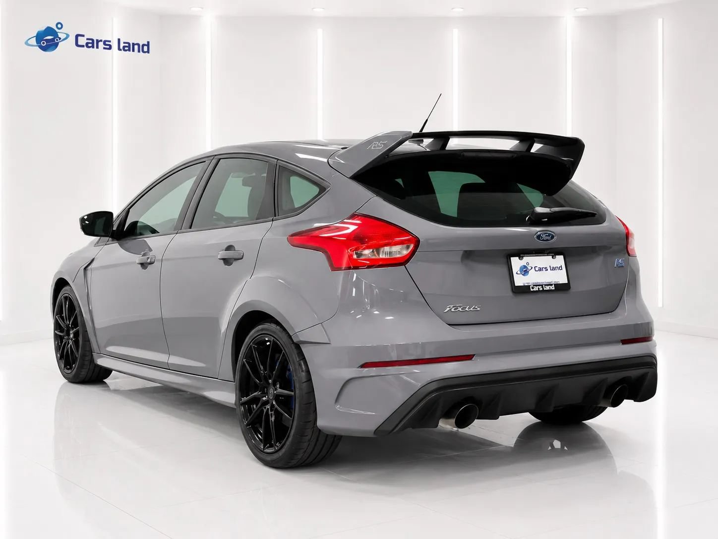 Used 2017 Ford Focus RS AWD/4WD image 5