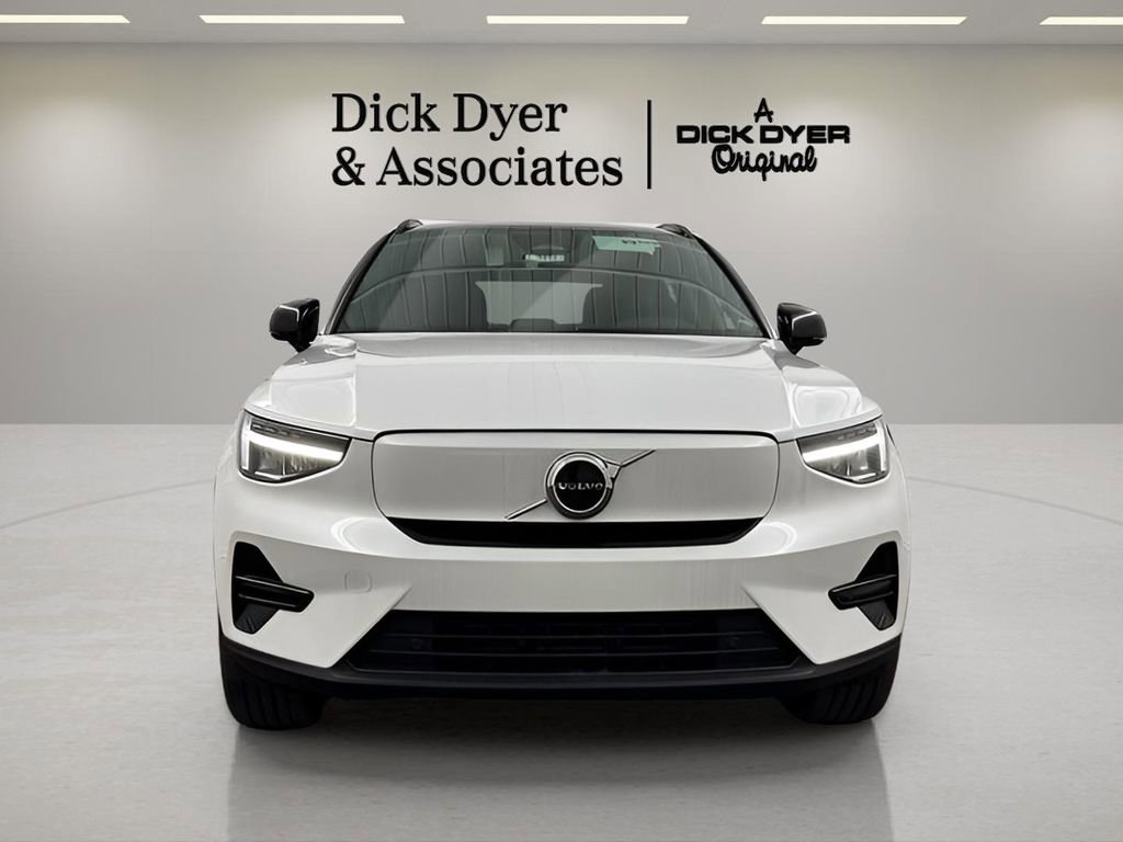 New 2024 Volvo XC40 Recharge Core w/ Protection Package Premier image 13