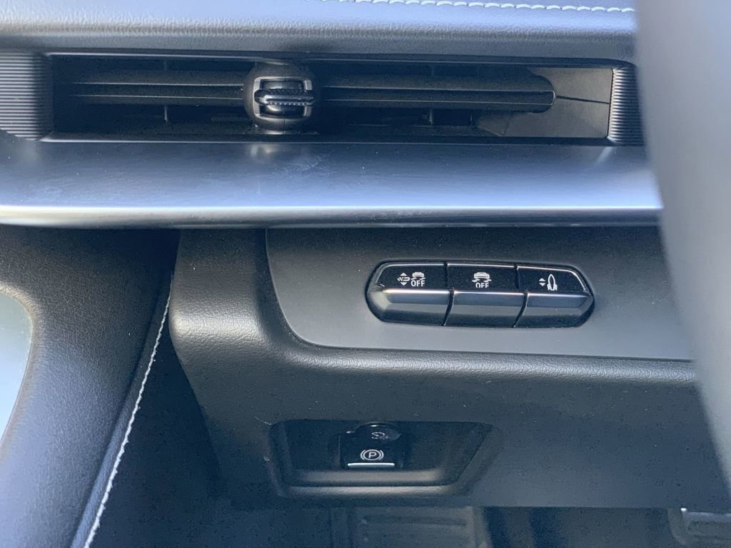 Used 2026 Chevrolet Corvette Stingray Coupe w/ Z51 Performance Package RWD image 16