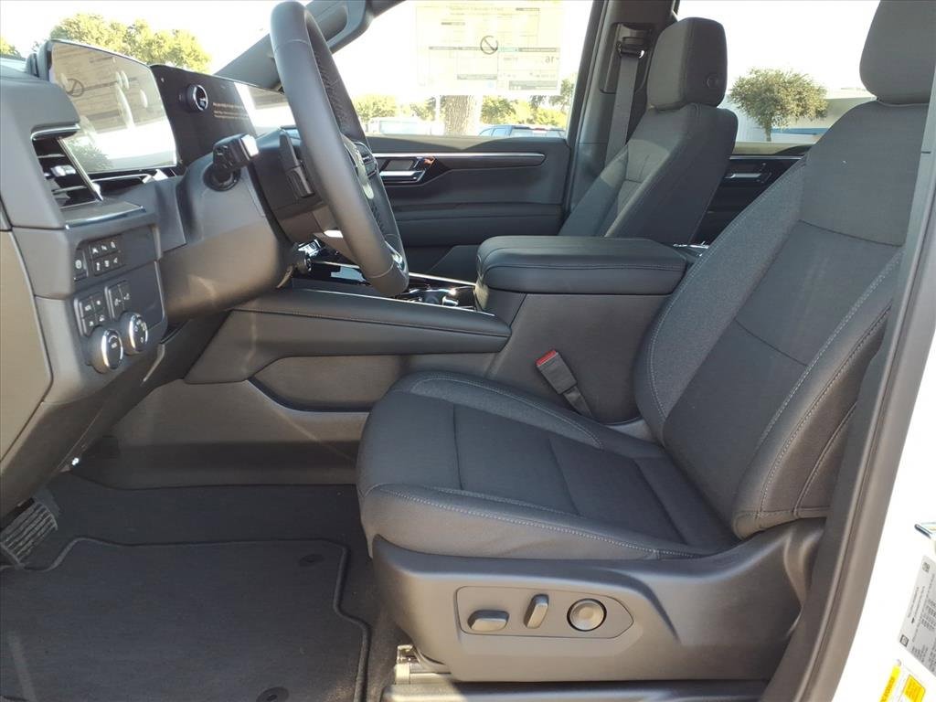 New 2026 Chevrolet Suburban LS image 10