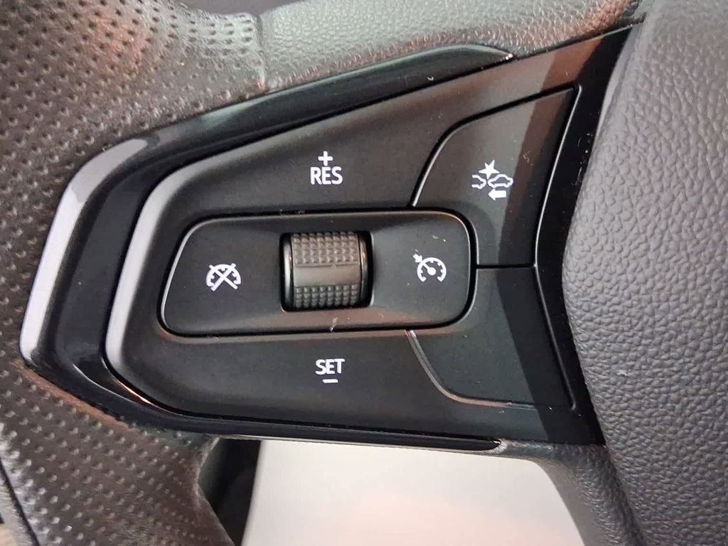 Used 2025 Chevrolet TrailBlazer LT image 32