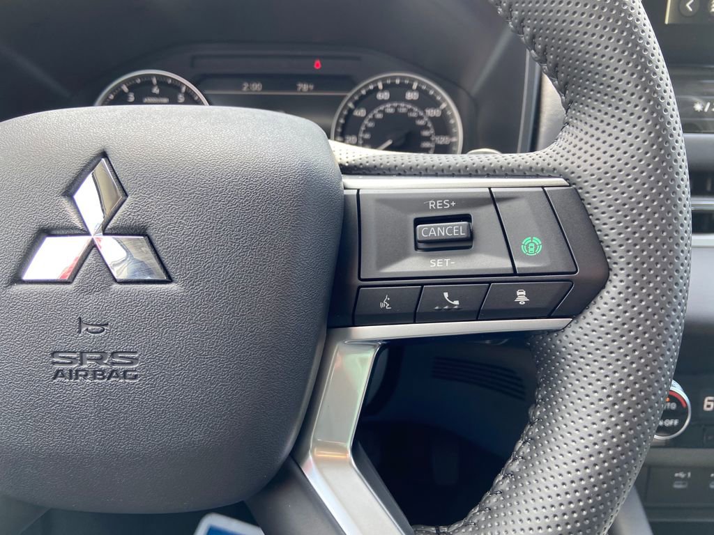 New 2026 Mitsubishi Outlander AWD image 24