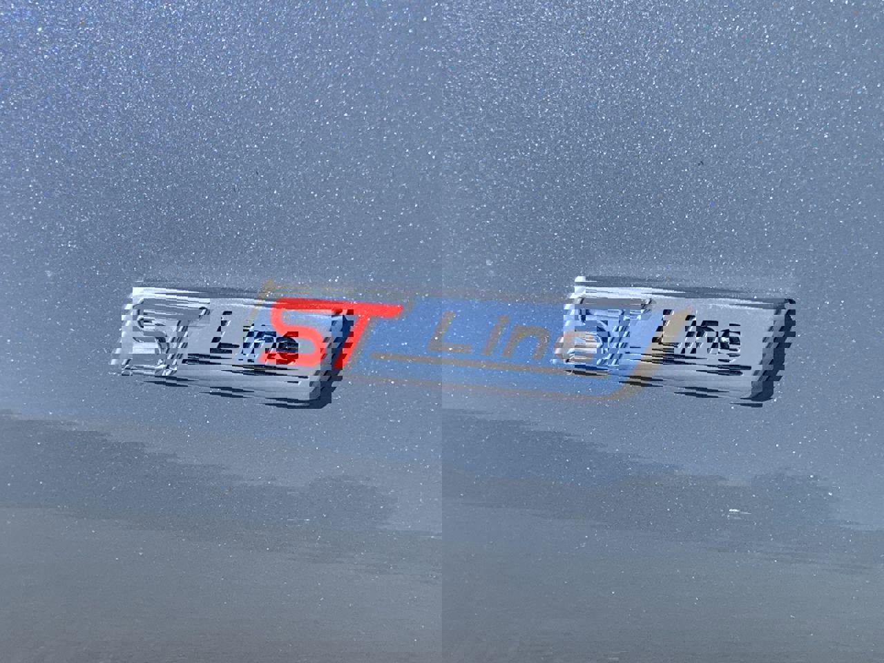 Used 2025 Ford Explorer ST-Line w/ Premium Package image 15