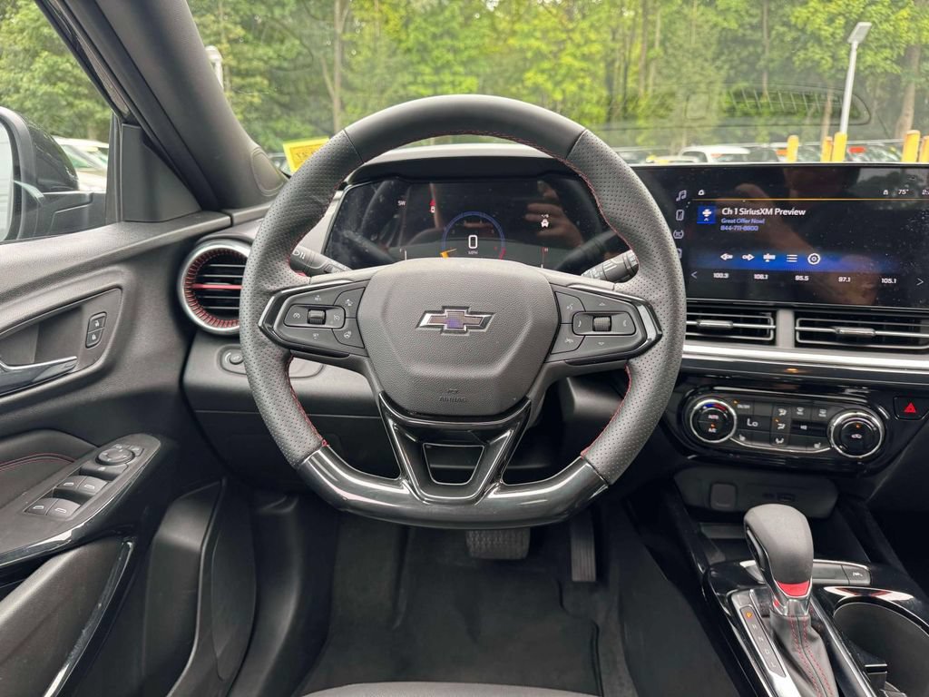Used 2026 Chevrolet Trax RS w/ Sunroof Package FWD image 22