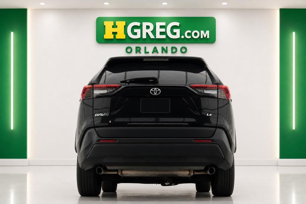 Used 2020 Toyota RAV4 LE FWD image 8