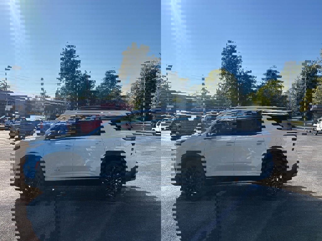 New 2026 Chevrolet Traverse LT w/ Driver Confidence Package image 6