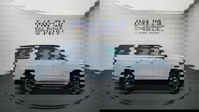 New 2026 Chevrolet Suburban LT w/ Comfort Package image 6