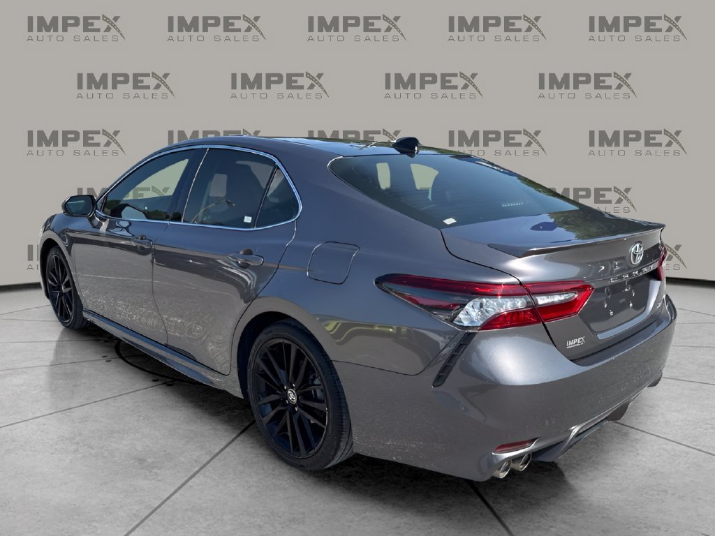 Used 2021 Toyota Camry XSE FWD image 3