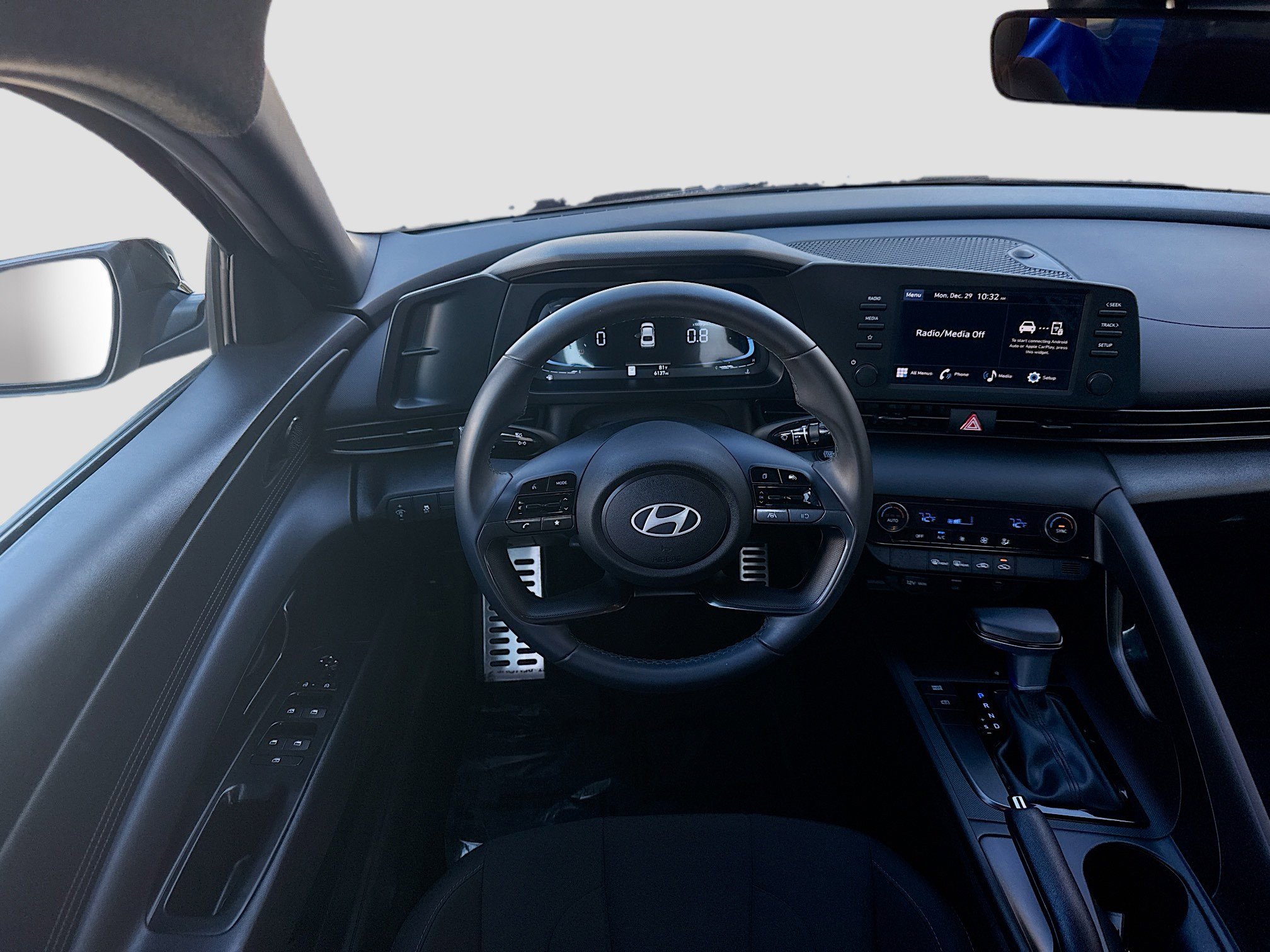 Used 2025 Hyundai Elantra Sport image 18