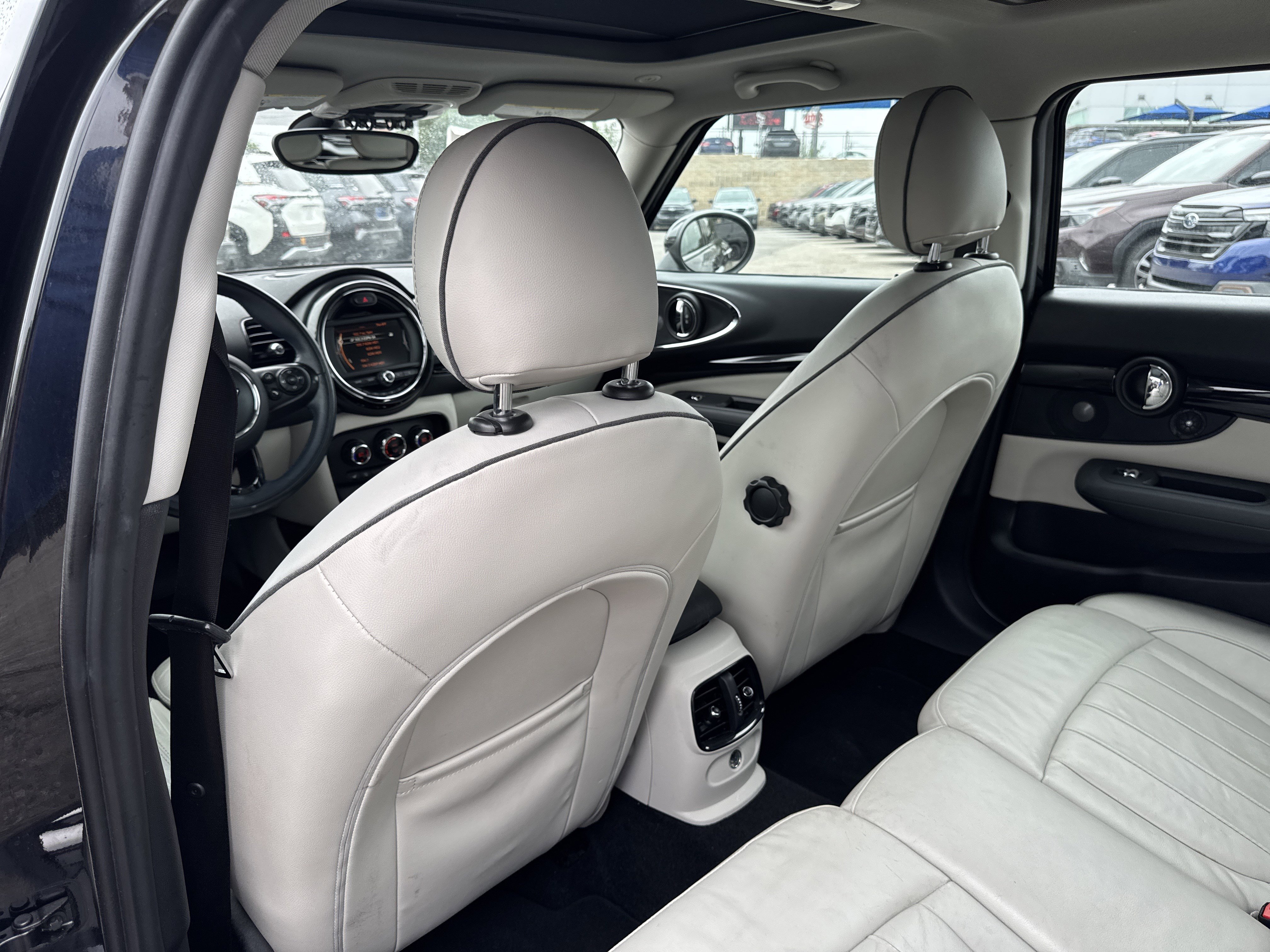 Used 2017 MINI Cooper Clubman FWD image 16