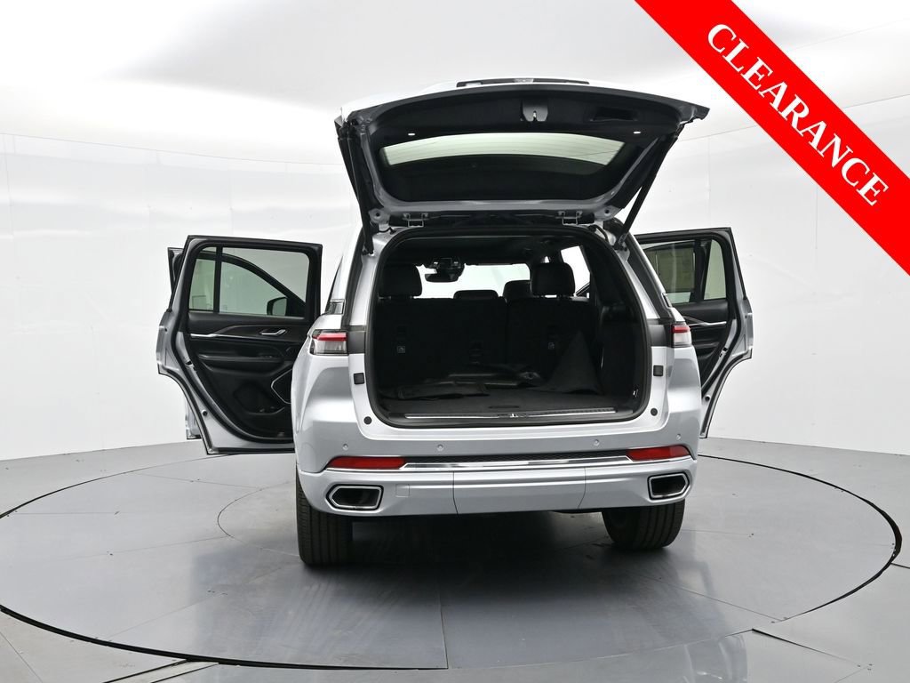 Used 2023 Jeep Grand Cherokee Overland image 36