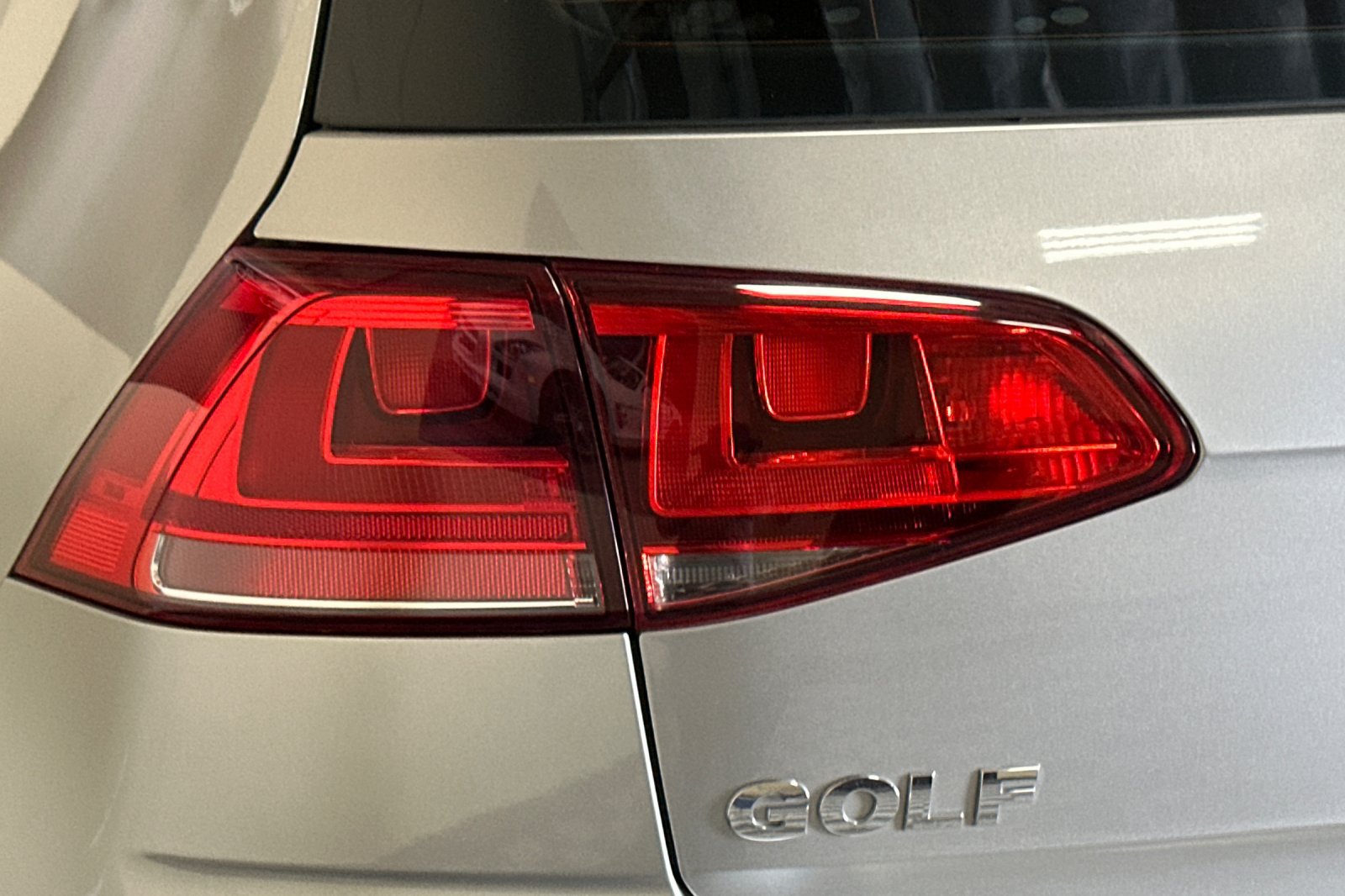 Used 2015 Volkswagen Golf TDI S FWD image 45